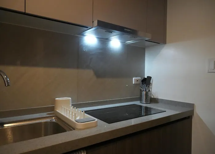 Brune - Paranaque Guest house Manila